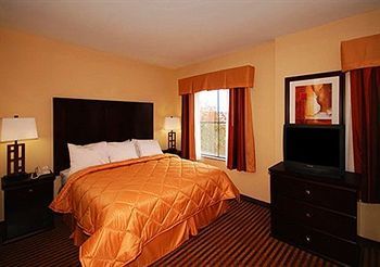 Candlewood Stafford 5*